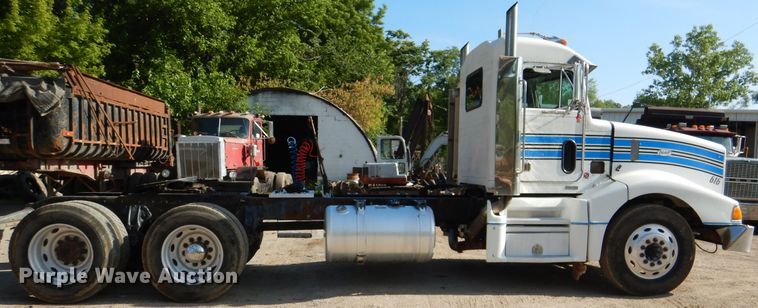 image for item DL8952 1998 Peterbilt 377  semi truck