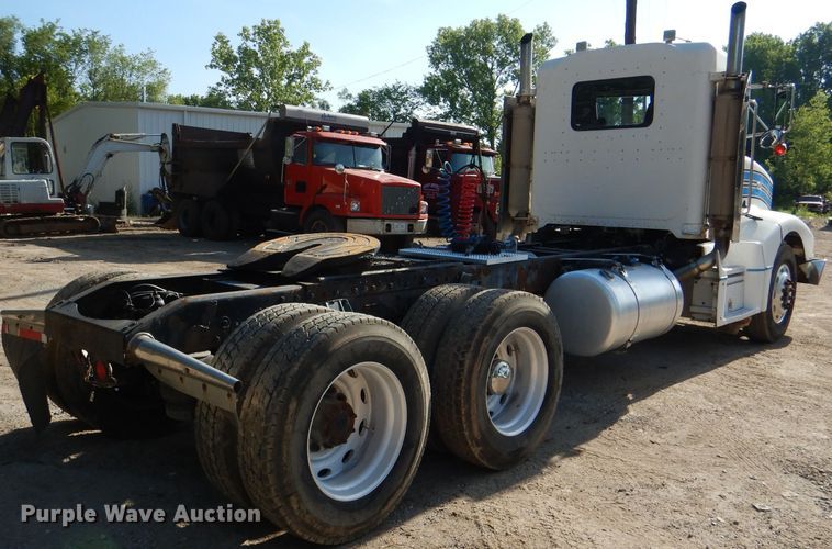 image for item DL8952 1998 Peterbilt 377  semi truck