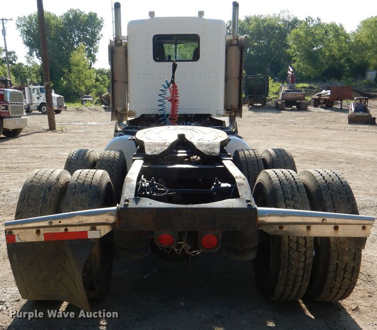 image for item DL8952 1998 Peterbilt 377  semi truck