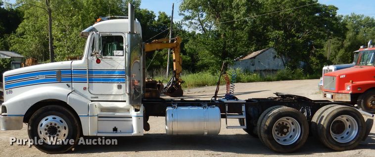 image for item DL8952 1998 Peterbilt 377  semi truck