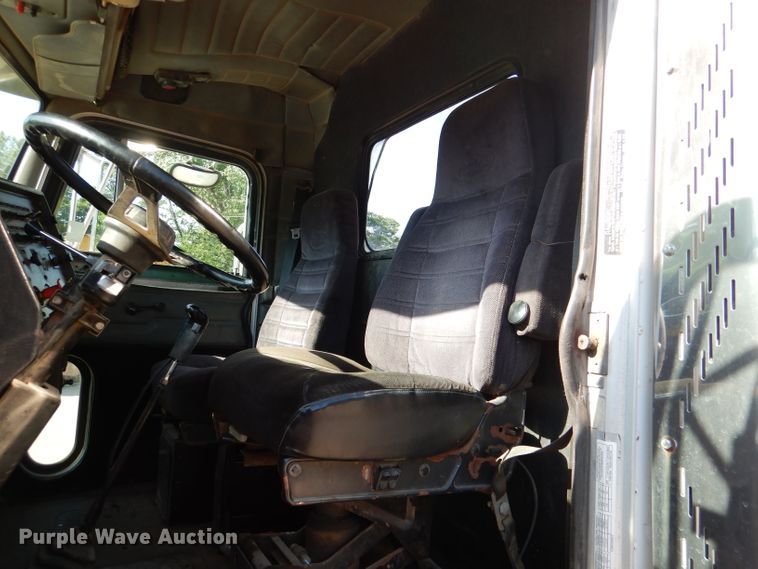 image for item DL8952 1998 Peterbilt 377  semi truck