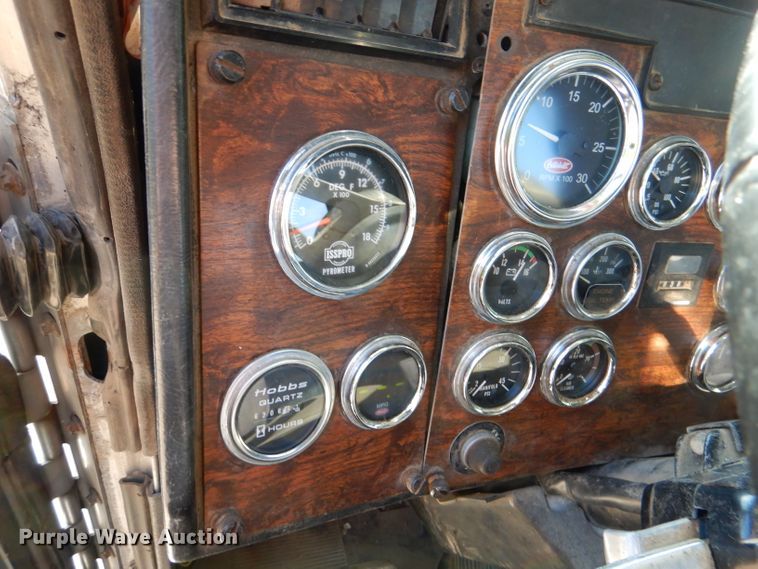 image for item DL8952 1998 Peterbilt 377  semi truck