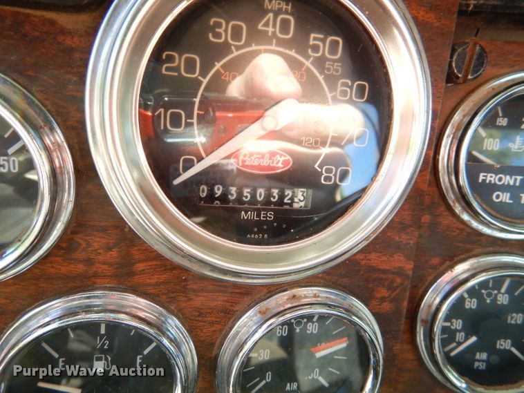 image for item DL8952 1998 Peterbilt 377  semi truck