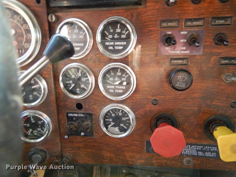 image for item DL8952 1998 Peterbilt 377  semi truck