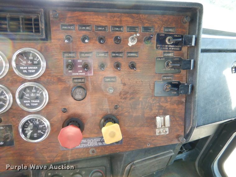 image for item DL8952 1998 Peterbilt 377  semi truck