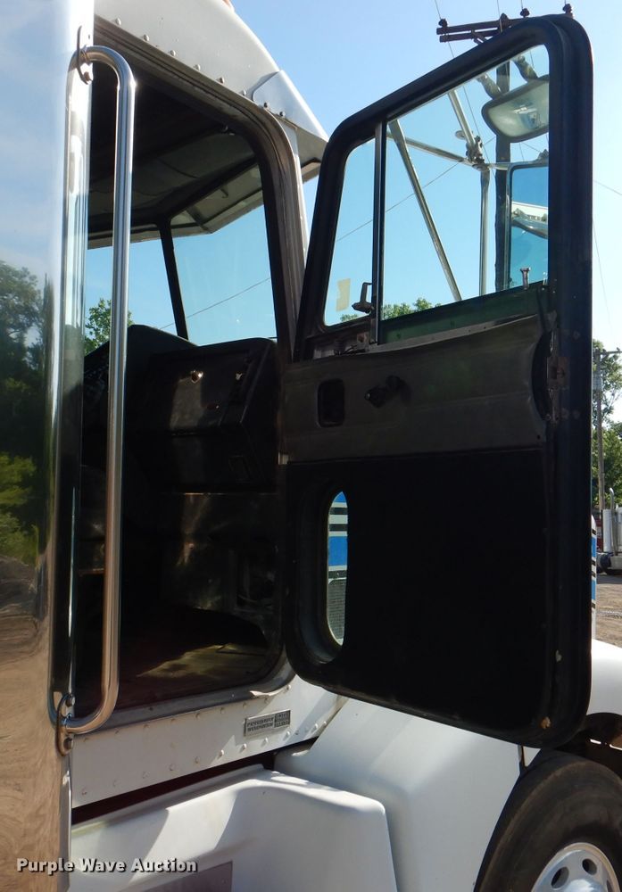 image for item DL8952 1998 Peterbilt 377  semi truck