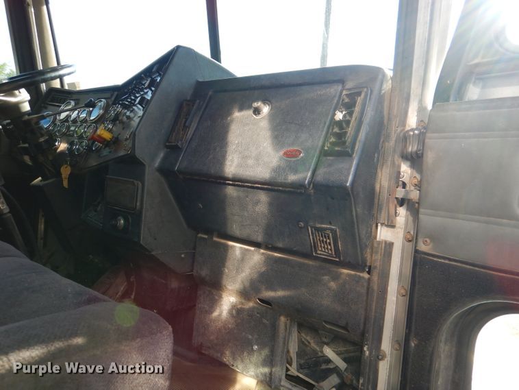 image for item DL8952 1998 Peterbilt 377  semi truck