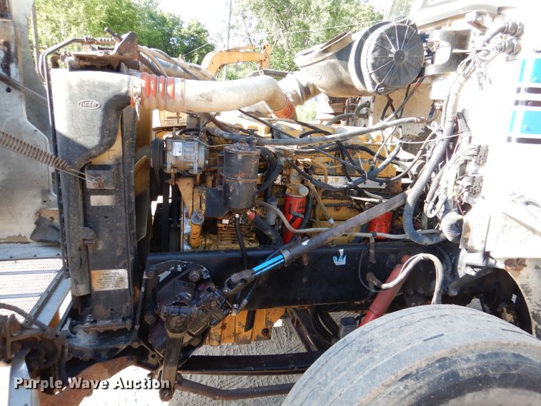 image for item DL8952 1998 Peterbilt 377  semi truck