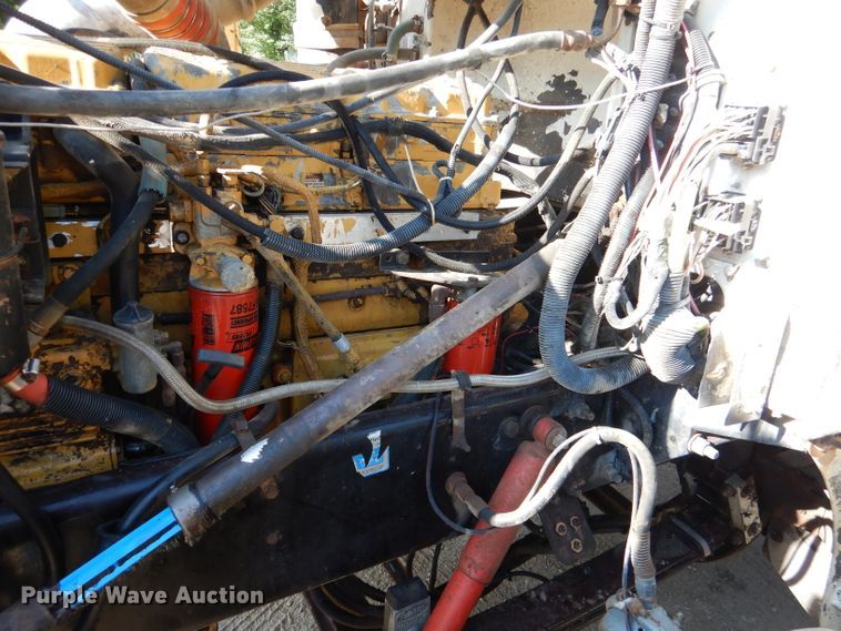 image for item DL8952 1998 Peterbilt 377  semi truck