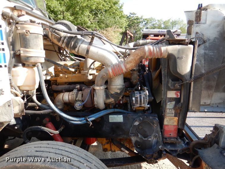 image for item DL8952 1998 Peterbilt 377  semi truck