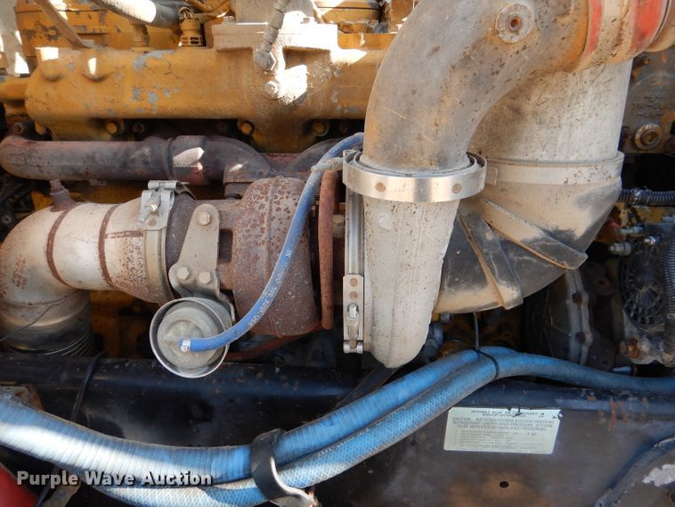 image for item DL8952 1998 Peterbilt 377  semi truck