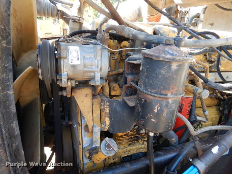 image for item DL8952 1998 Peterbilt 377  semi truck