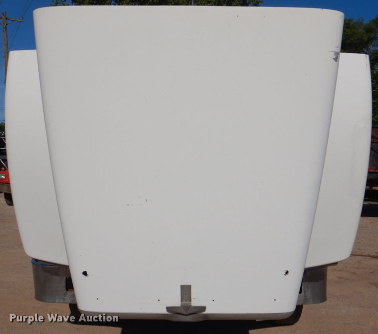 image for item DL8952 1998 Peterbilt 377  semi truck