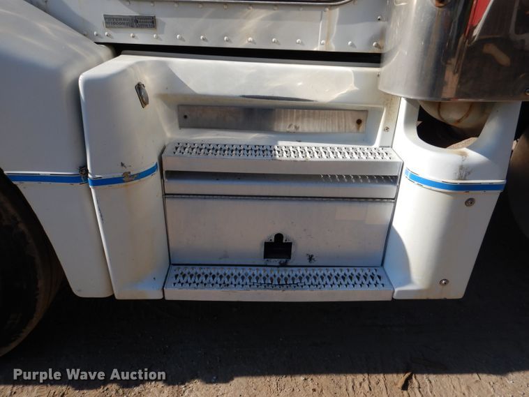 image for item DL8952 1998 Peterbilt 377  semi truck