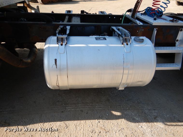 image for item DL8952 1998 Peterbilt 377  semi truck