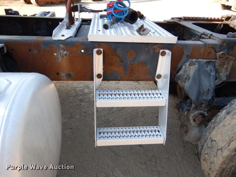 image for item DL8952 1998 Peterbilt 377  semi truck