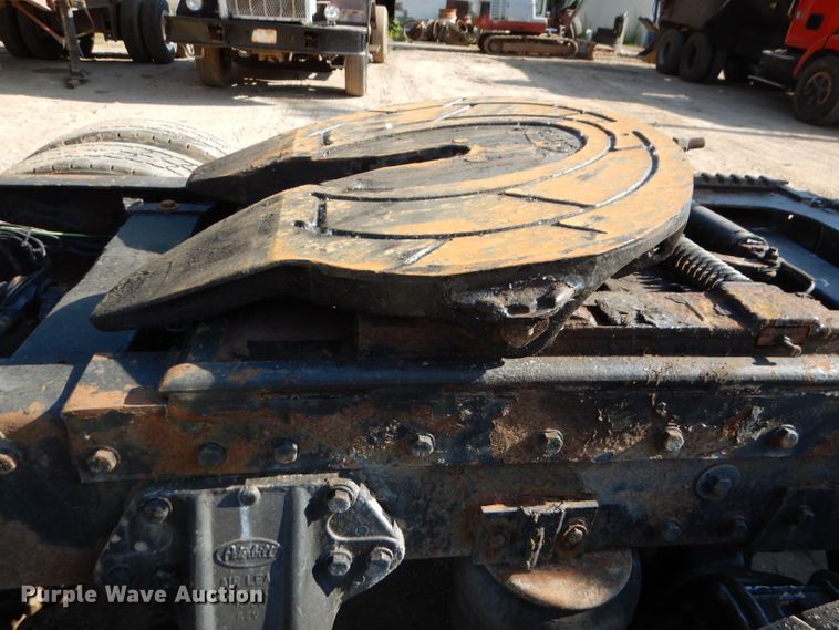 image for item DL8952 1998 Peterbilt 377  semi truck