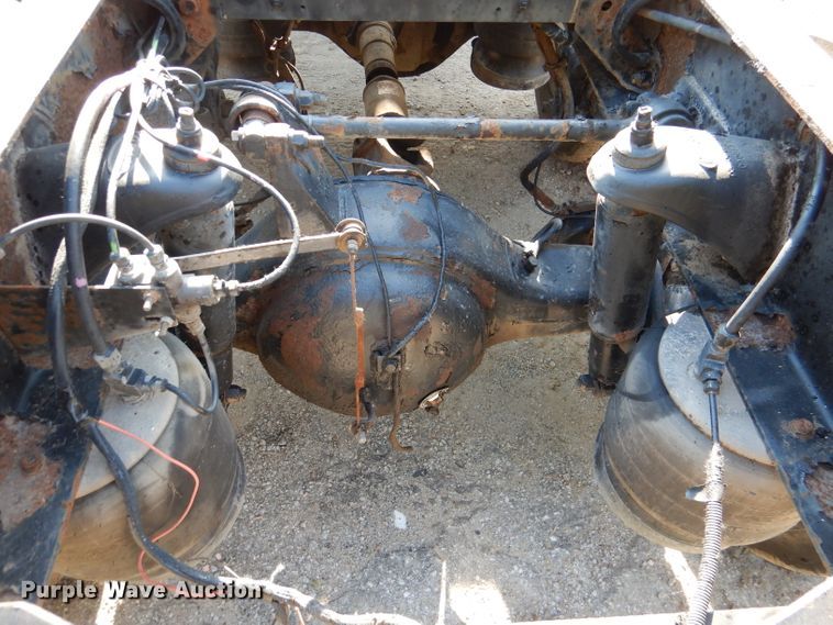 image for item DL8952 1998 Peterbilt 377  semi truck