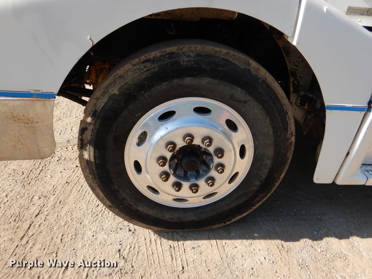 image for item DL8952 1998 Peterbilt 377  semi truck