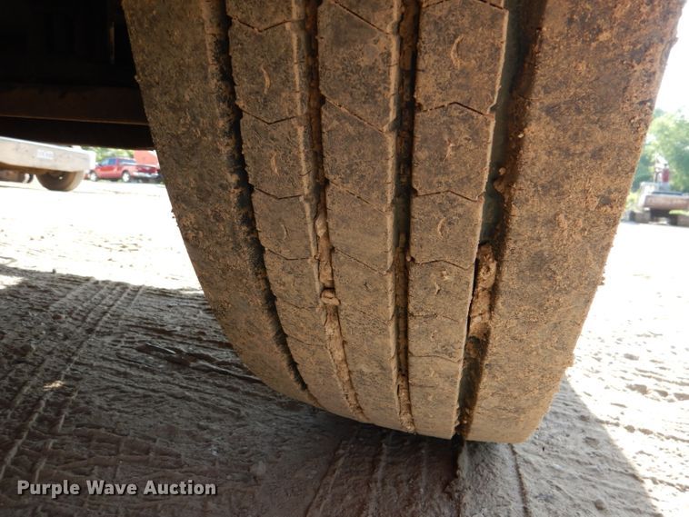 image for item DL8952 1998 Peterbilt 377  semi truck