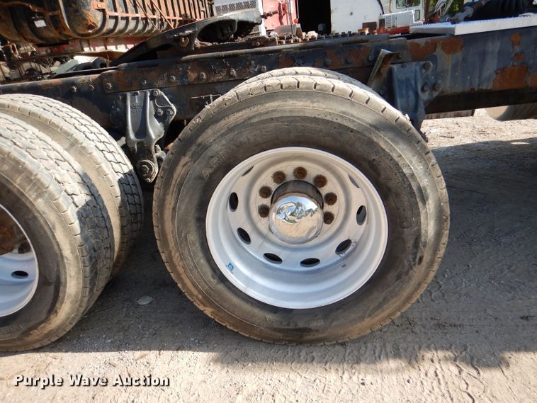 image for item DL8952 1998 Peterbilt 377  semi truck