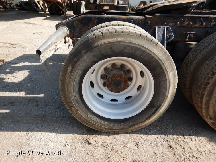 image for item DL8952 1998 Peterbilt 377  semi truck