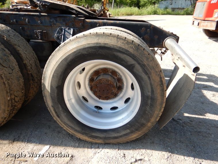 image for item DL8952 1998 Peterbilt 377  semi truck