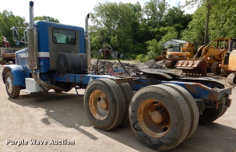 image for item DL8953 1989 Peterbilt 379  semi truck