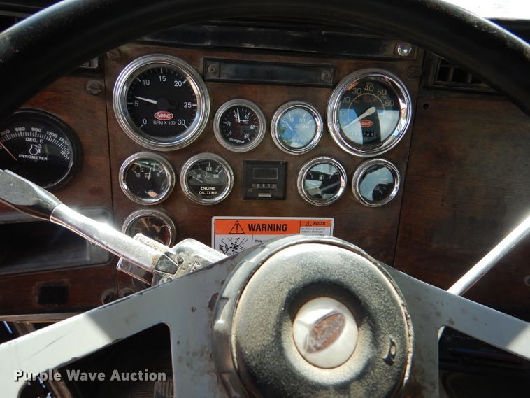 image for item DL8953 1989 Peterbilt 379  semi truck