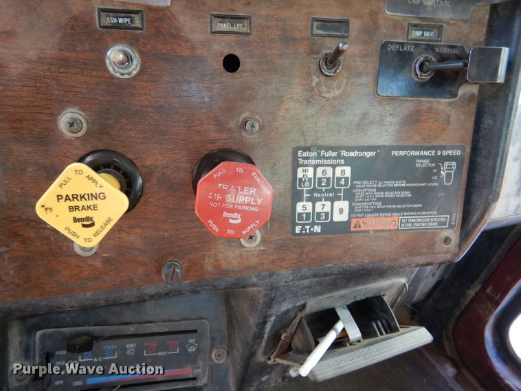 image for item DL8953 1989 Peterbilt 379  semi truck