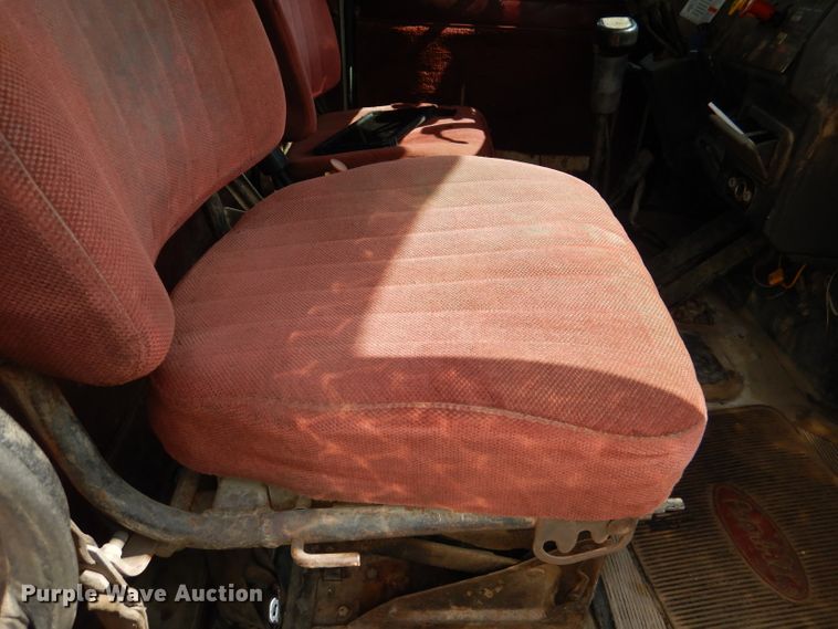 image for item DL8953 1989 Peterbilt 379  semi truck