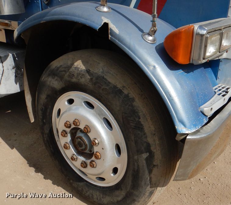 image for item DL8953 1989 Peterbilt 379  semi truck