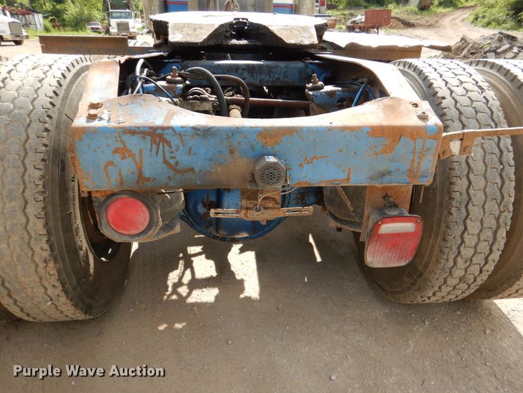 image for item DL8953 1989 Peterbilt 379  semi truck