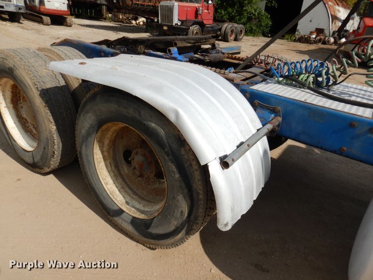 image for item DL8953 1989 Peterbilt 379  semi truck