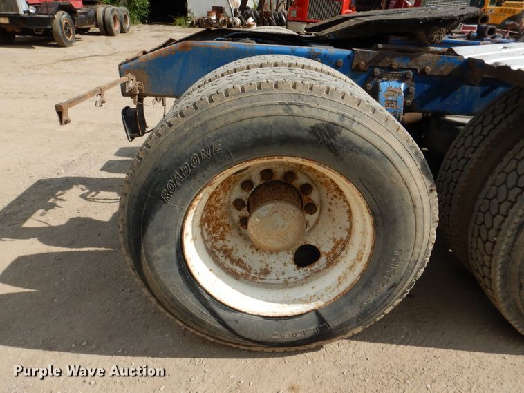 image for item DL8953 1989 Peterbilt 379  semi truck