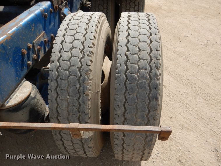 image for item DL8953 1989 Peterbilt 379  semi truck