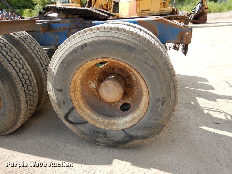 image for item DL8953 1989 Peterbilt 379  semi truck