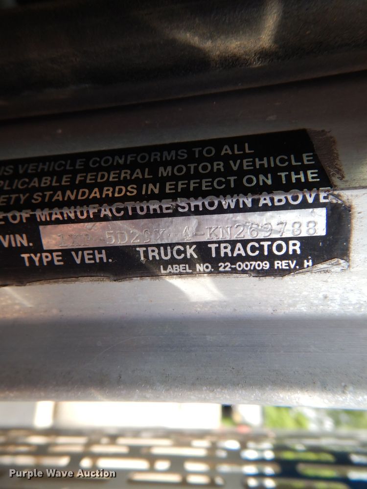 image for item DL8953 1989 Peterbilt 379  semi truck