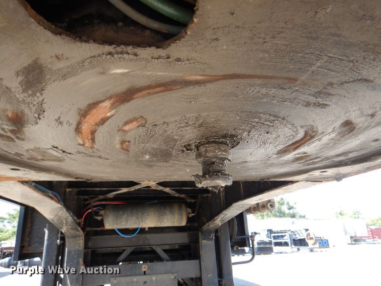 image for item DL8960 2013 Manac 14353A000  drop deck trailer