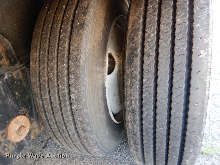 image for item DL8960 2013 Manac 14353A000  drop deck trailer