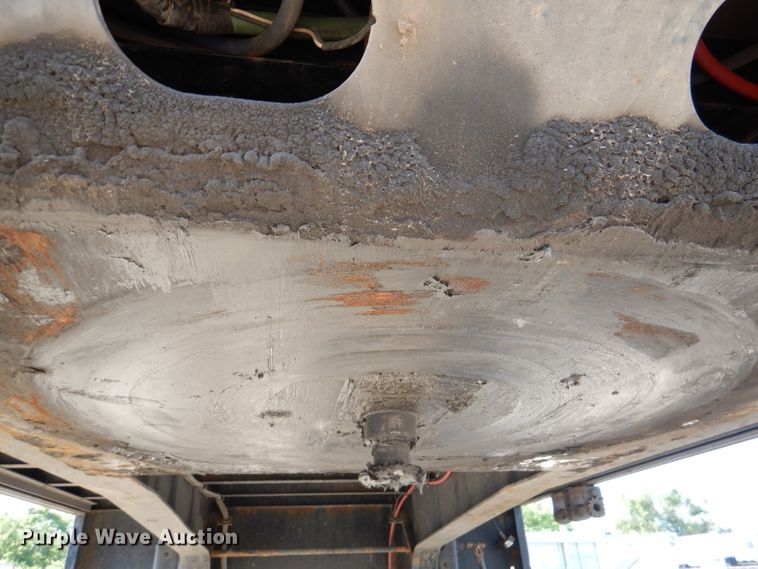 image for item DL8962 2014 Doonan 532DBC1DCDM  drop deck trailer