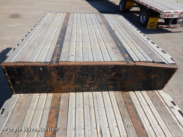 image for item DL8963 2016 Fontaine HCICD22RSA  drop deck trailer