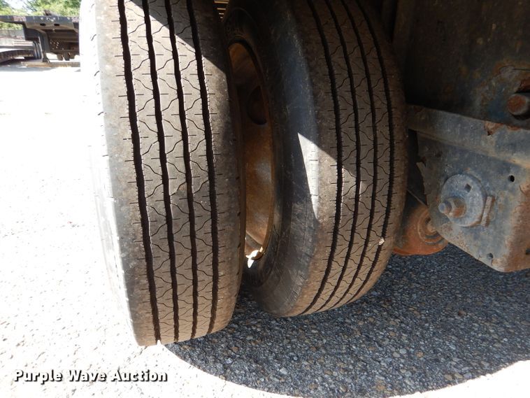 image for item DL8963 2016 Fontaine HCICD22RSA  drop deck trailer