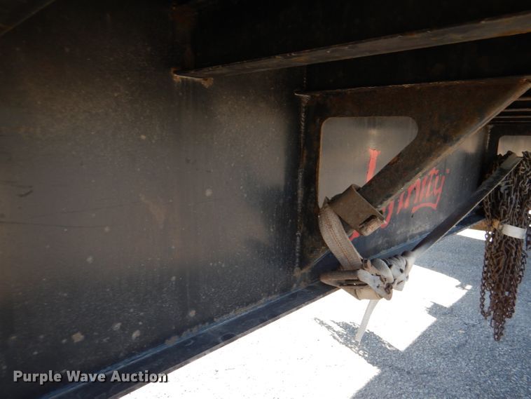 image for item DL8965 2016 Fontaine HCICF22RSA  flatbed  trailer