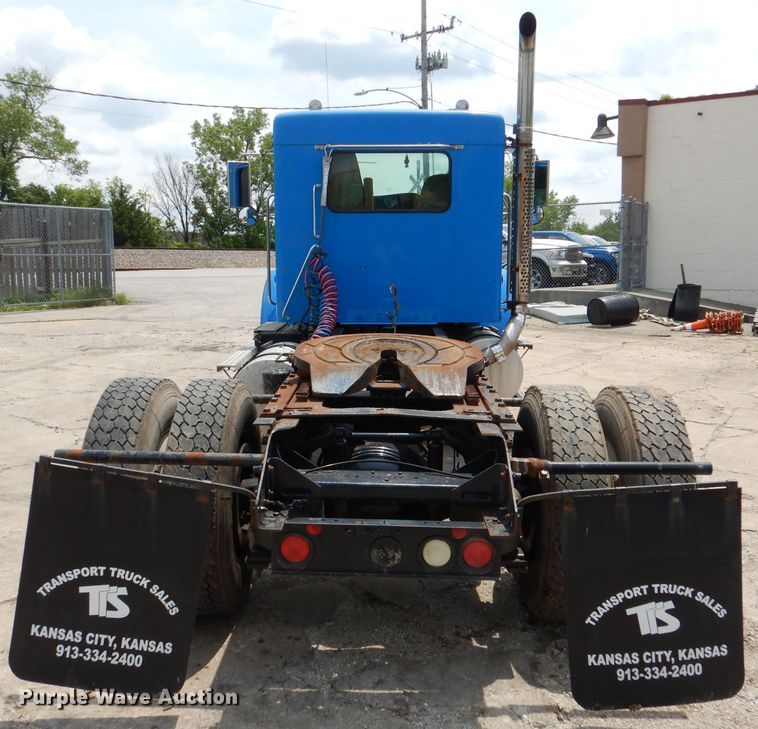 image for item DM0016 2004 Kenworth T300  semi truck