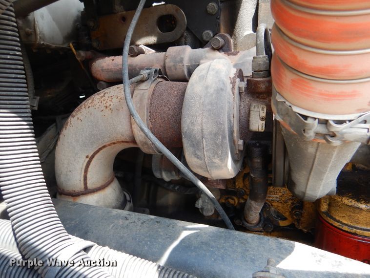 image for item DM0016 2004 Kenworth T300  semi truck