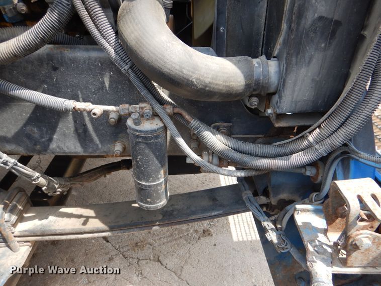 image for item DM0016 2004 Kenworth T300  semi truck