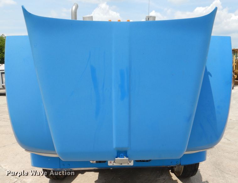 image for item DM0016 2004 Kenworth T300  semi truck