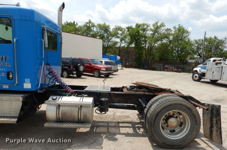 image for item DM0016 2004 Kenworth T300  semi truck