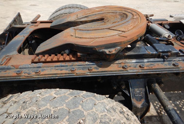 image for item DM0016 2004 Kenworth T300  semi truck